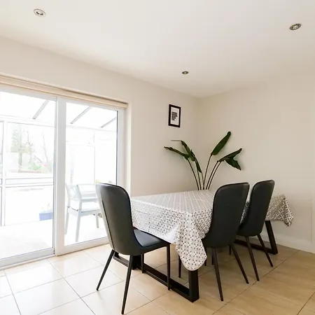 Cozy Connemara Family Retreat Derroogh