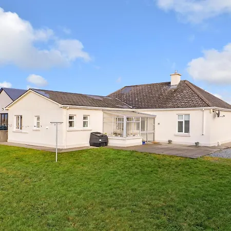 Cozy Connemara Family Retreat Derroogh
